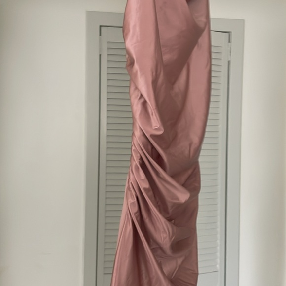 Reformation Dress - Picture 3 of 8